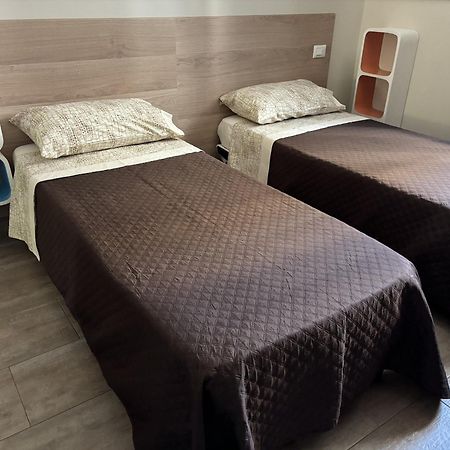 B&B Il Quadrato 19 Nerviano Bagian luar foto